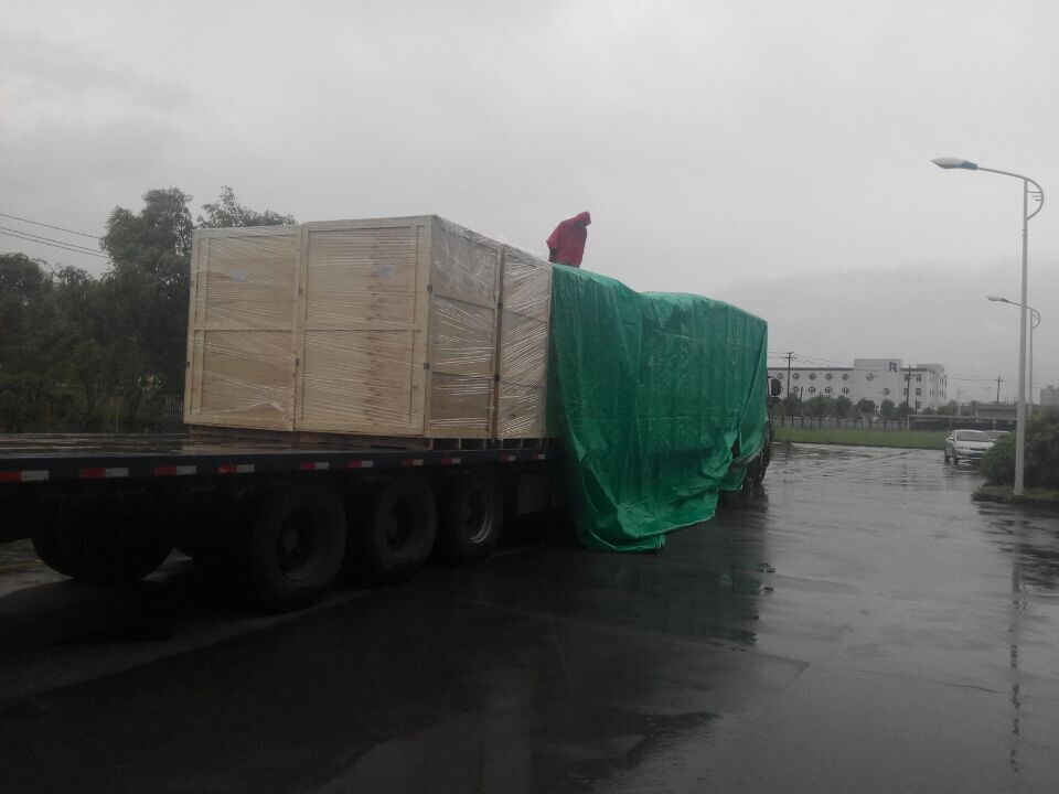 2017年6月北京創(chuàng)聯(lián)匯通電氣-雨中發(fā)貨現(xiàn)場(chǎng)，一直以顧客服務(wù)為較好